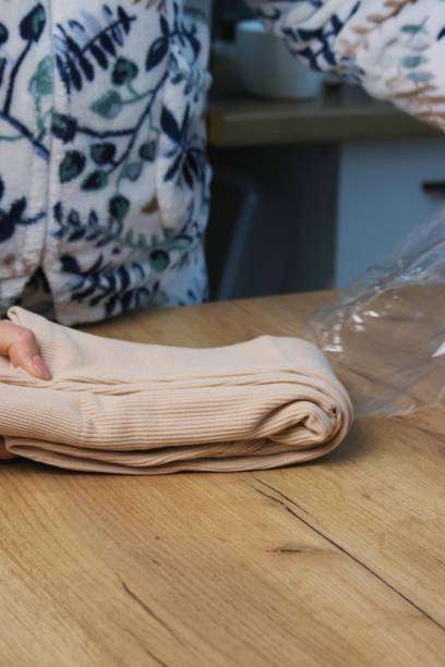 Compression socks for women: Folding vs. hanging: Which method is better for your daily storage?